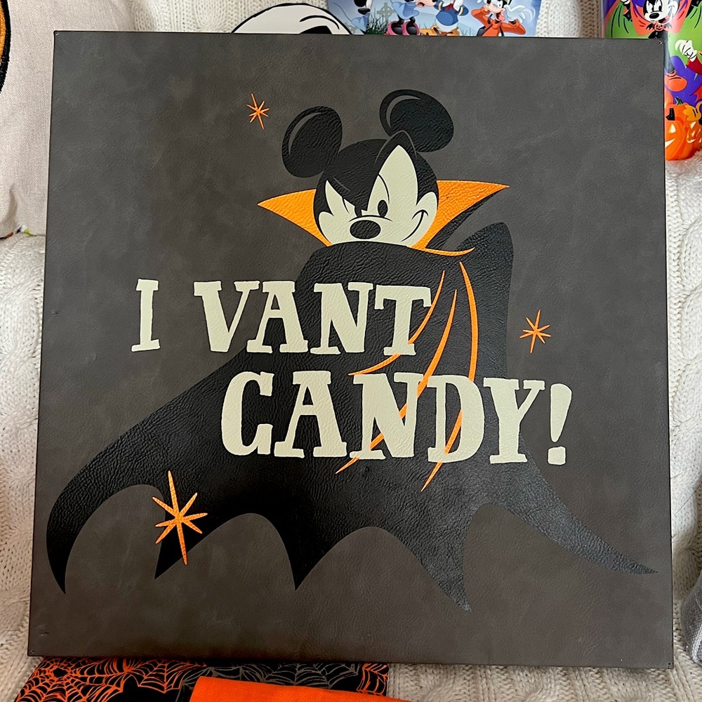 Disney Wall Sign - Mickey Mouse Halloween Vampire - I Vant Candy